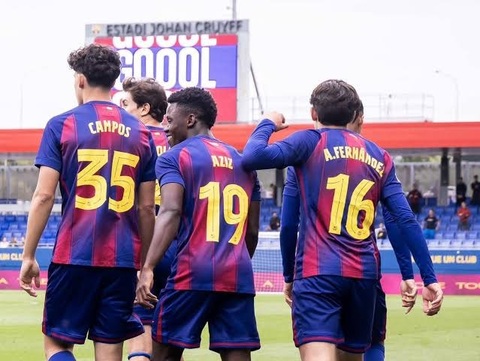 Ban huấn luyện Barca đang tính gọi thẳng các trung vệ trẻ của đội B lên chi viện. Ảnh: Cronica Global