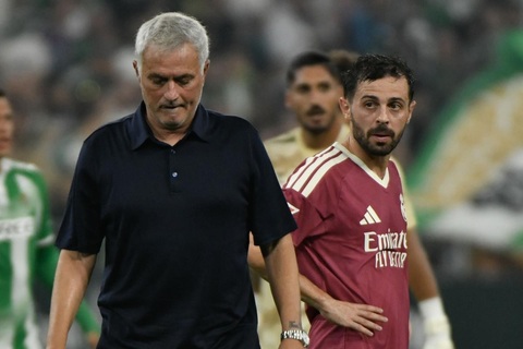 Bernardo Silva nghe HLV Mourinho "dụ dỗ" đến Real Madrid để ngồi dự bị. Ảnh: Diario Sport