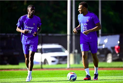 Mbappe đã có buổi tập đầu tiên tại Clairefontaine cùng Dembele và ĐT Pháp