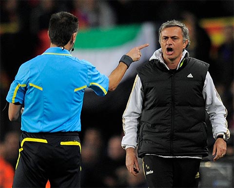 Jose Mourinho rất nhiều lần "khẩu chiến" với trọng tài