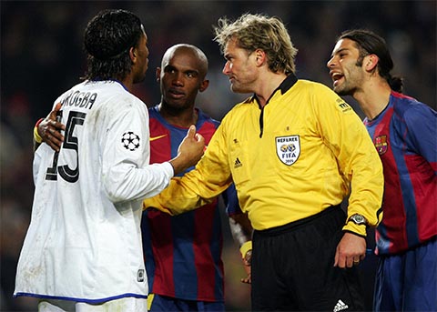 Tình huống Drogba bị truất quyền thi đấu