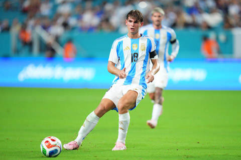 Nico Paz có thể là số 10 mới của Argentina
