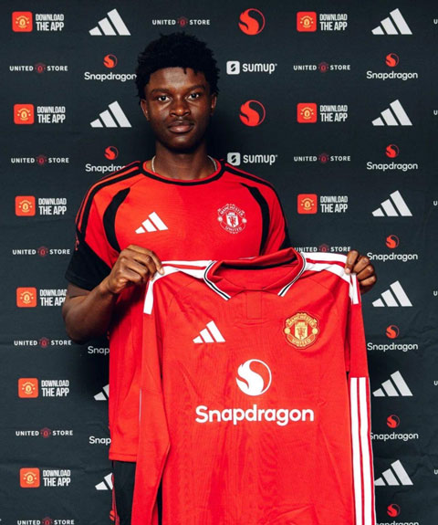 Karim Cassim ra mắt MU - Ảnh: Manchester United
