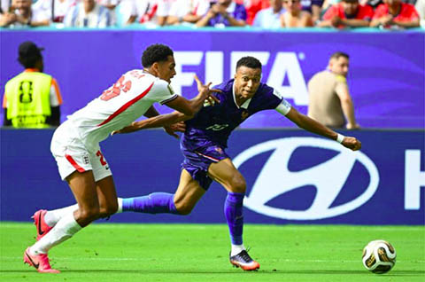 Mbappe có còn phát huy được hết các phẩm chất khi đá ở cánh trái sở trường?