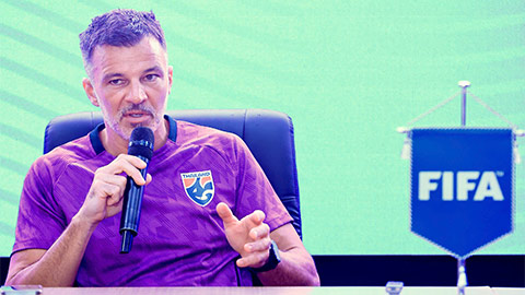 HLV Anthony Hudson không muốn nhắc quá nhiều đến ĐT Việt Nam, đặt mục tiêu vô địch FIFA ASEAN Cup - Ảnh: Đức Cường 