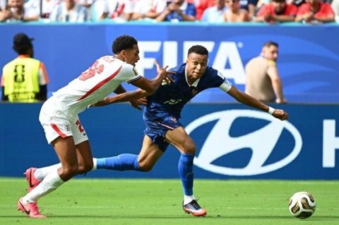Zidane muốn xếp Mbappe về vị trí sở trường bên cánh trái
