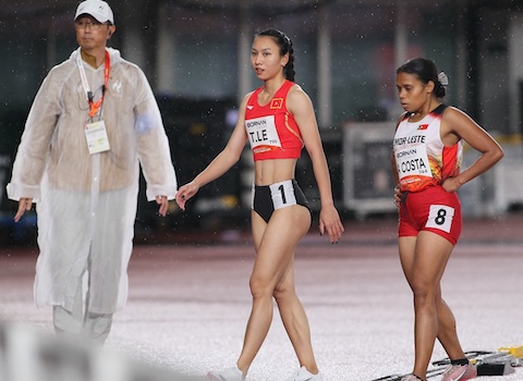 Lê Thị Cẩm Tú giành quyền vào chung kết 200m nữ. Ảnh: Bùi Lượng
