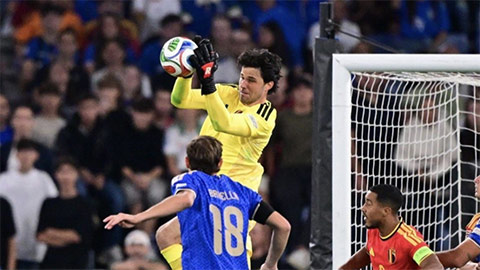 Lammens cho thấy mình đủ sức thay thế đàn anh Courtois tại ĐT Bỉ