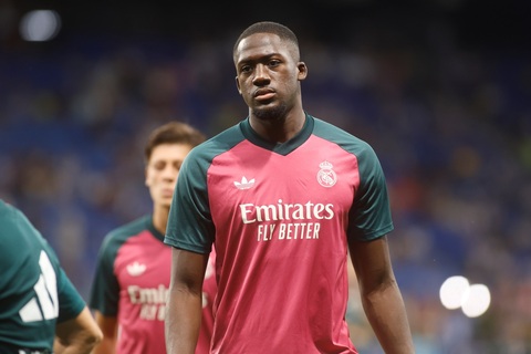 Konate là nạn nhân mới nhất của "lời nguyền trung vệ" ở Real Madrid. Ảnh: Marca