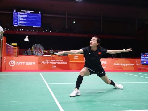  Thùy Linh dừng bước trước Chen Yu Fei Ảnh: Bùi Lượng