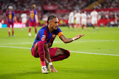 Raphinha đang chơi bùng nổ khi đá cắm tại Barca