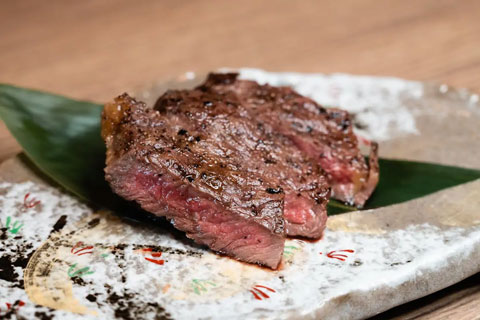 Món bít tết Wagyu là món khoái khẩu của Mourinho