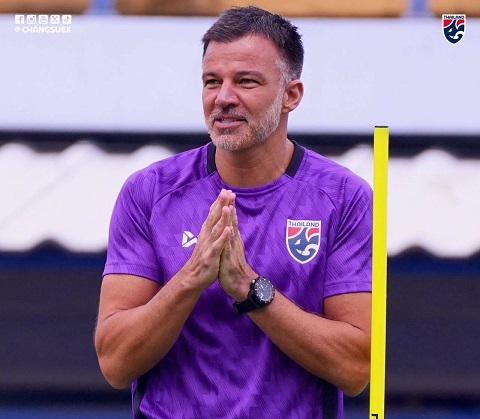HLV Anthony Hudson được gia hạn hợp đồng 