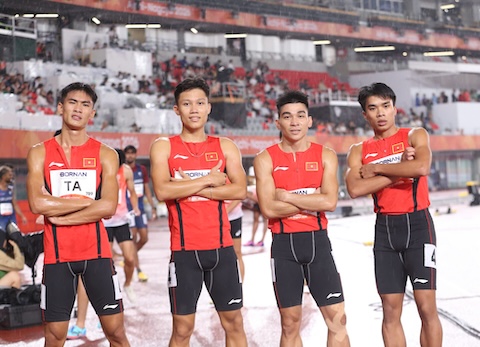 Đội nam 4x400m của Việt Nam có mặtở chung kết. Ảnh: Bùi Lượng