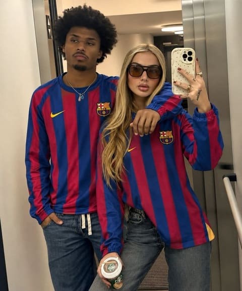 Cả hai vợ chồng Adeyemi đều yêu thích cuộc sống ở Barcelona. Ảnh: Facebook