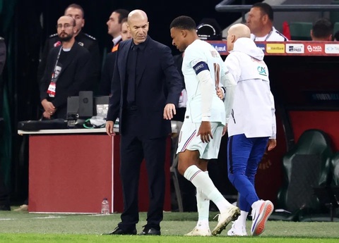 HLV Zidane không muốn mạo hiểm với chấn thương của Mbappe. Ảnh: TalkSPORT