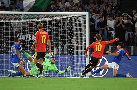 Mika Godts mới chỉ có 3 lần khoác áo ĐT Bỉ