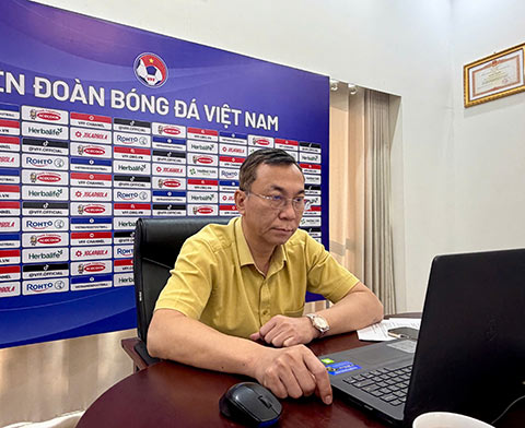 Chủ tịch VFF Trần Quốc Tuấn tham dự cuộc họp trực tuyến của BTC VCK Asian Cup