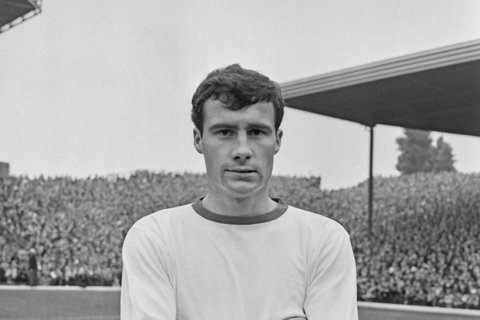 Phil Chisnall chuyển từ MU tới Liverpool năm 1964 với giá 25.000 bảng