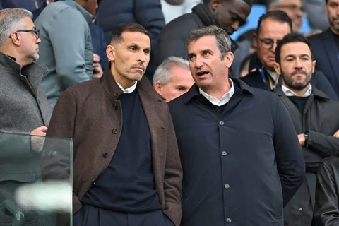 Chủ tịch của Man City, Khaldoon Al Mubarak (bên trái) và GĐĐH Ferran Soriano khẳng định Man City sẽ kháng cáo đến cùng