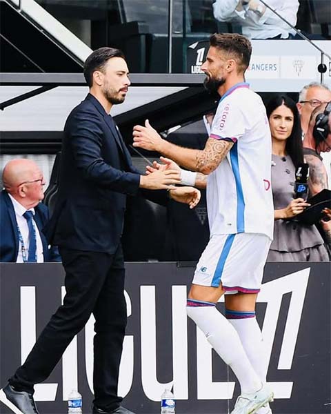 Giroud hơn HLV hiện tại của mình là Davide Ancelotti 3 tuổi