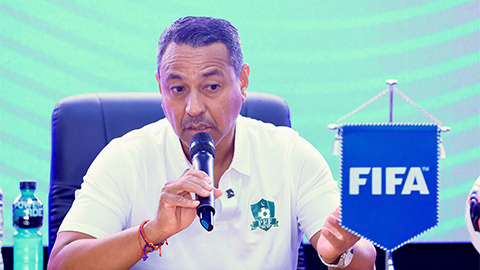 HLV Nolberto Solano thừa nhận Việt Nam thắng xứng đáng Pakistan - Ảnh: Đức Cường 