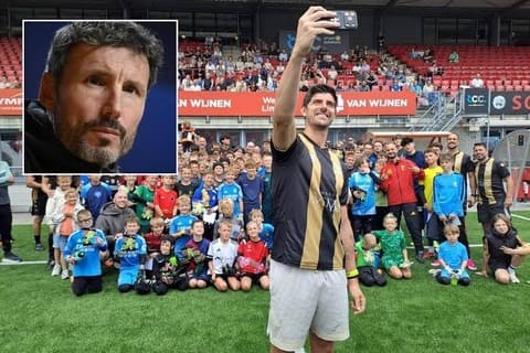 Courtois đã đạt một thỏa thuận ngầm với HLV Van Bommel của ĐT Bỉ. Ảnh: GVA