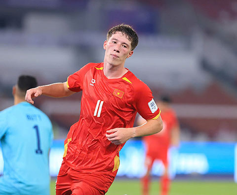 William Minh Hoàng có bàn thắng đầu tiên cho ĐT Việt Nam trong trận thắng 4-2 trước Pakistan. Ảnh: Đức Cường