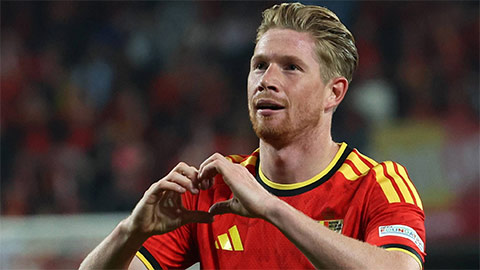 De Bruyne tỏa sáng với cú đúp bàn thắng