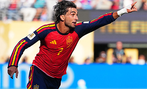 Ferran Torres rời trại huấn luyện của Tây Ban Nha