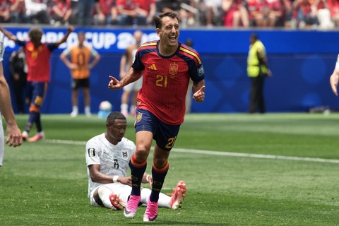 Oyarzabal là chân sút số 1 của La Roja dưới thời HLV De la Fuente. Ảnh: Darnews