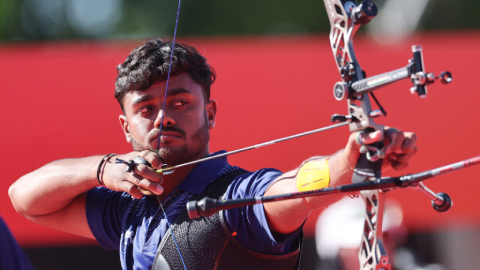 Neeraj Chauhan giành HCĐ nội dung cung một dây cá nhân nam