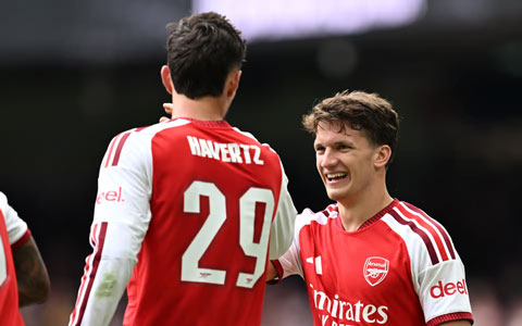 Kai Havertz và Christos Tzolis đều dính chấn thương