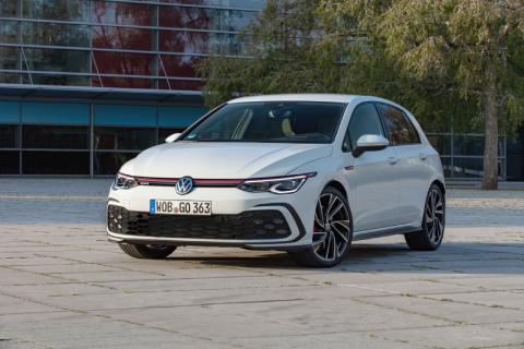 Golf GTI cân bằng giữa khả năng vận hành và tính thực dụng