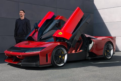 Ibrahimovic sở hữu Purosangue khi sinh nhật 42 tuổi