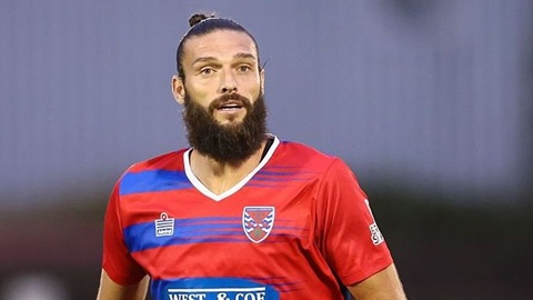Andy Carroll trong màu áo CLB hiện tại Dagenham & Redbridge 