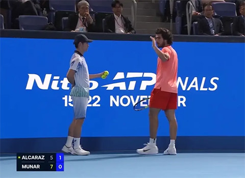 Alcaraz ngược dòng sau khi để thua 5-7 ở set đầu tiên