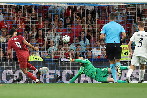 Ramos ghi bàn ở 3 trận liên tiếp tại UEFA Nations League