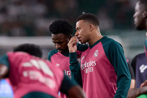 Vinicius đang lép vế hoàn toàn so với Mbappe tại Real Madrid
