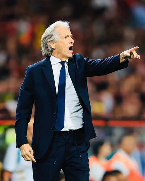 HLV Jorge Jesus đang lèo lái con thuyền ra khơi đúng hướng