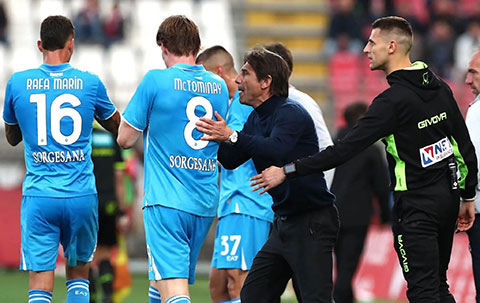 Conte nhấn mạnh lựa chọn đội hình theo nhân sự mạnh nhất chứ không cứng nhắc với sơ đồ nào