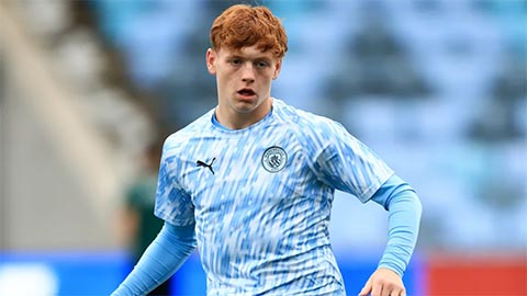 Holt chia tay đội trẻ Man City