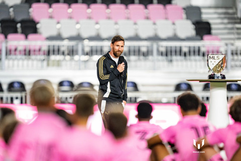 Messi rất có hứng thú với bóng đá trẻ