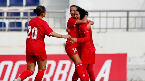U17 nữ Kyrgyzstan toàn thắng cả 2 trận. Ảnh: Anh Khoa 