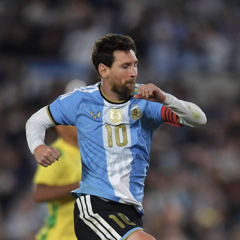 CĐV đang chờ "thầy" Messi trong tương lai