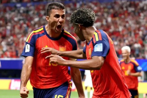 Nhóm tuyển thủ Tây Ban Nha của Barca đã trở về với 4 chiến thắng và nhiều tín hiệu tích cực. Ảnh: FOX Sports