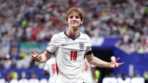 Anthony Gordon là cầu thủ Barca hưởng lợi nhất từ loạt FIFA Days. Ảnh: Daily Sports