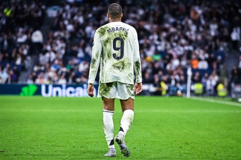 Mbappe đang tự tách biệt mình ở cả CLB lẫn ĐTQG. Ảnh: X