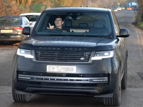 Harry Maguire cũng thích sự đa năng của Range Rover