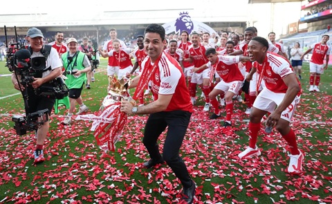 Arteta đã giúp Arsenal vô địch Premier League sau 22 năm chờ đợi
